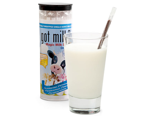 По-английски "СТАКАН МОЛОКА" - a glass of milk